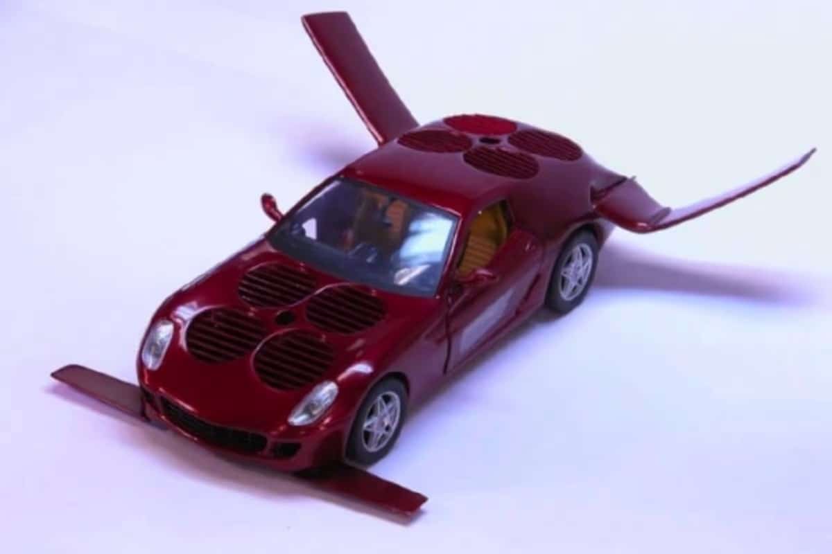 Autovolantor, si può notare la carrozzeria della Ferrari 599 GTB su un'auto volante