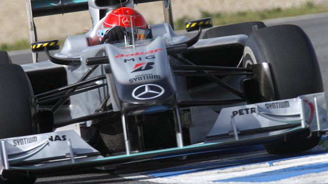 Michael Schumacher a bordo della MGP W01. Credit: mercedesamgf1.com