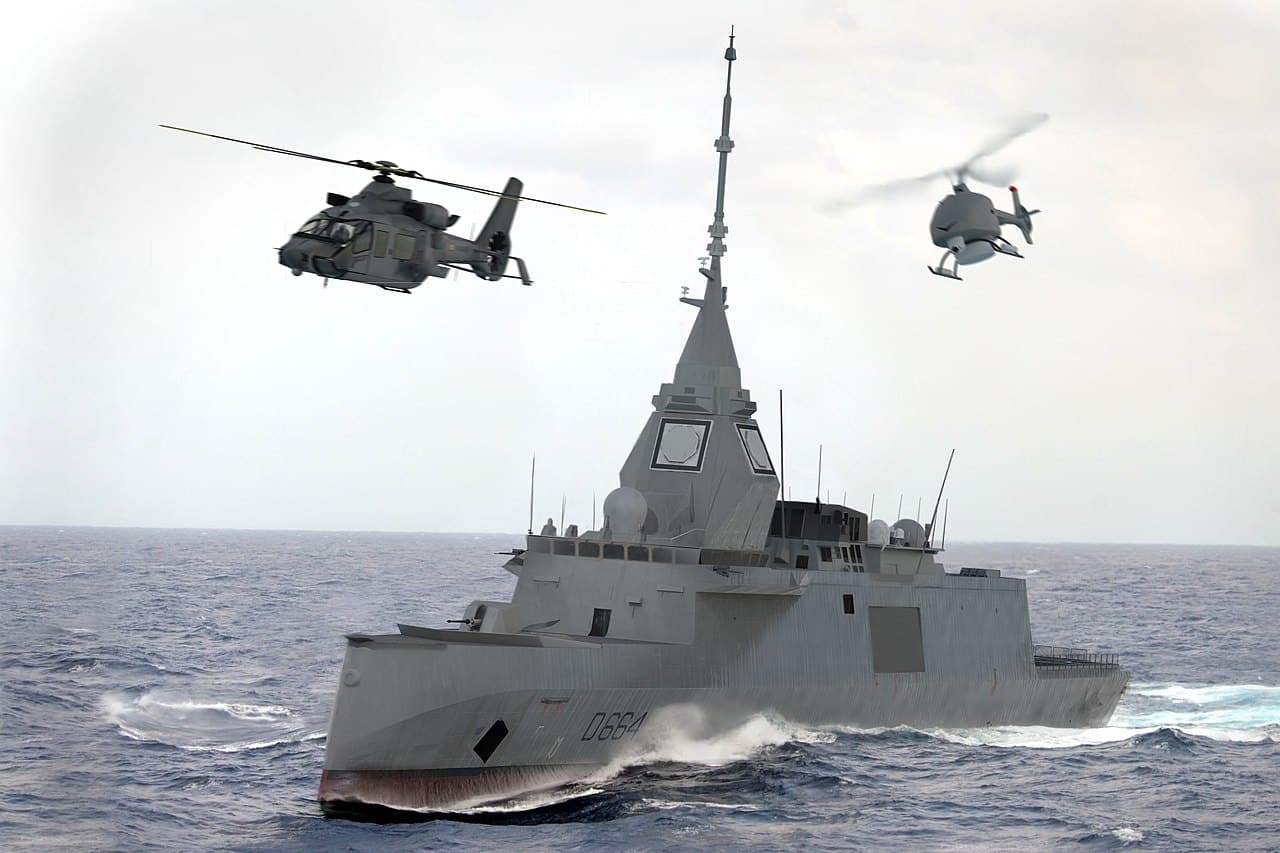 Un render di una nave della classe FDI in navigazione. Fonte: Wikimedia Commons