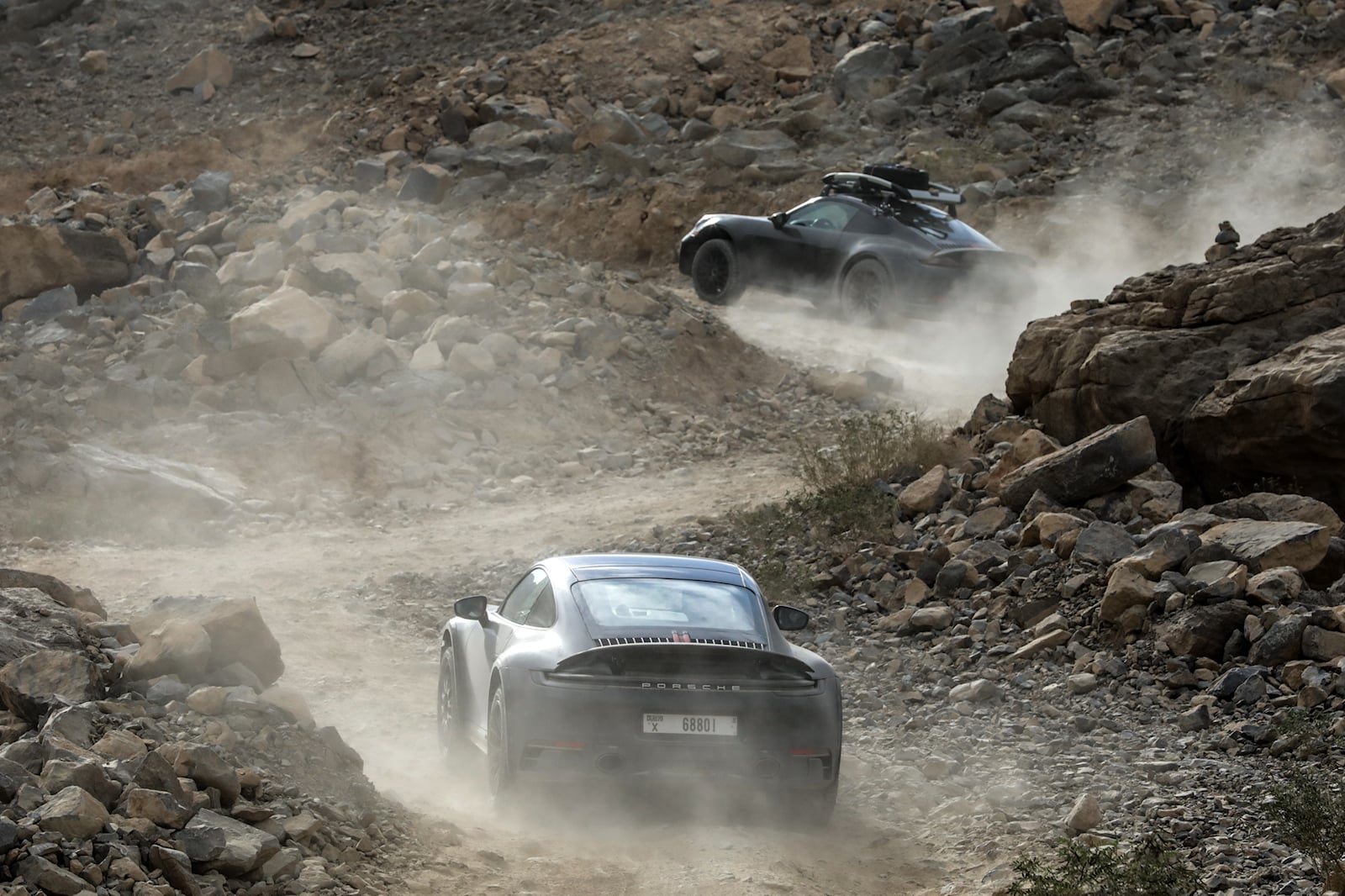 Due esemplari di Porsche 911 Dakar