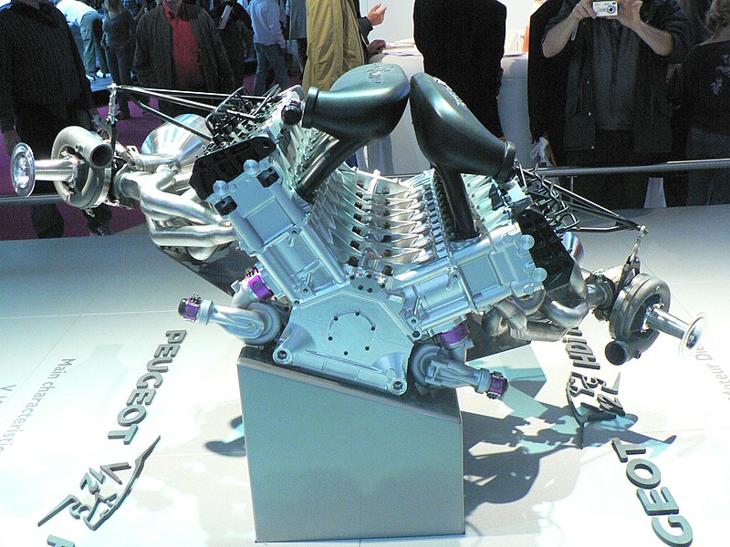 Il motore V12 della Peugeot 908 HDi FAP. Credit: it.wikipedia.org
