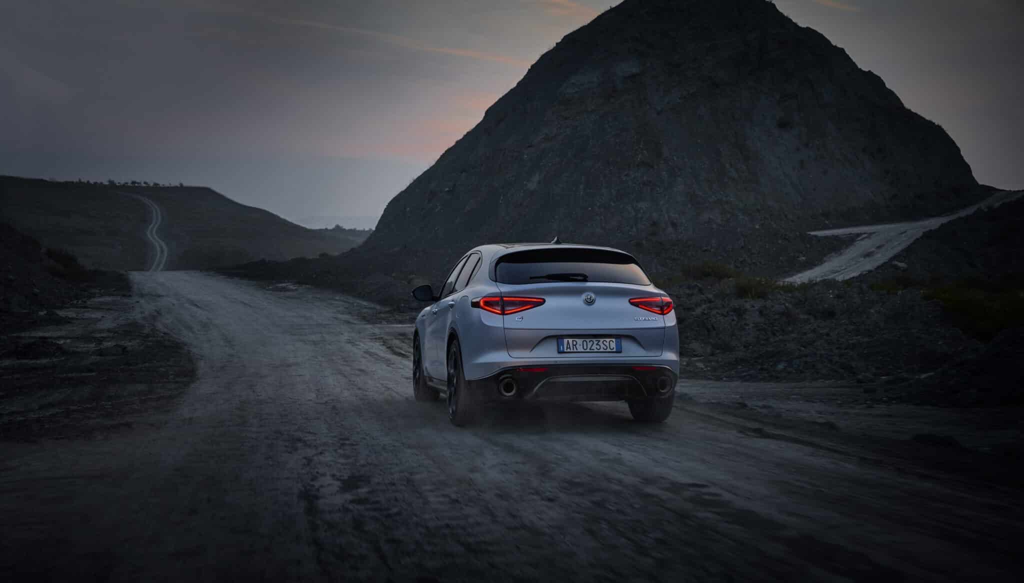 Alfa Romeo Giulia e Stelvio: arriva il restyling 2023 con fari a LED e più tecnologia