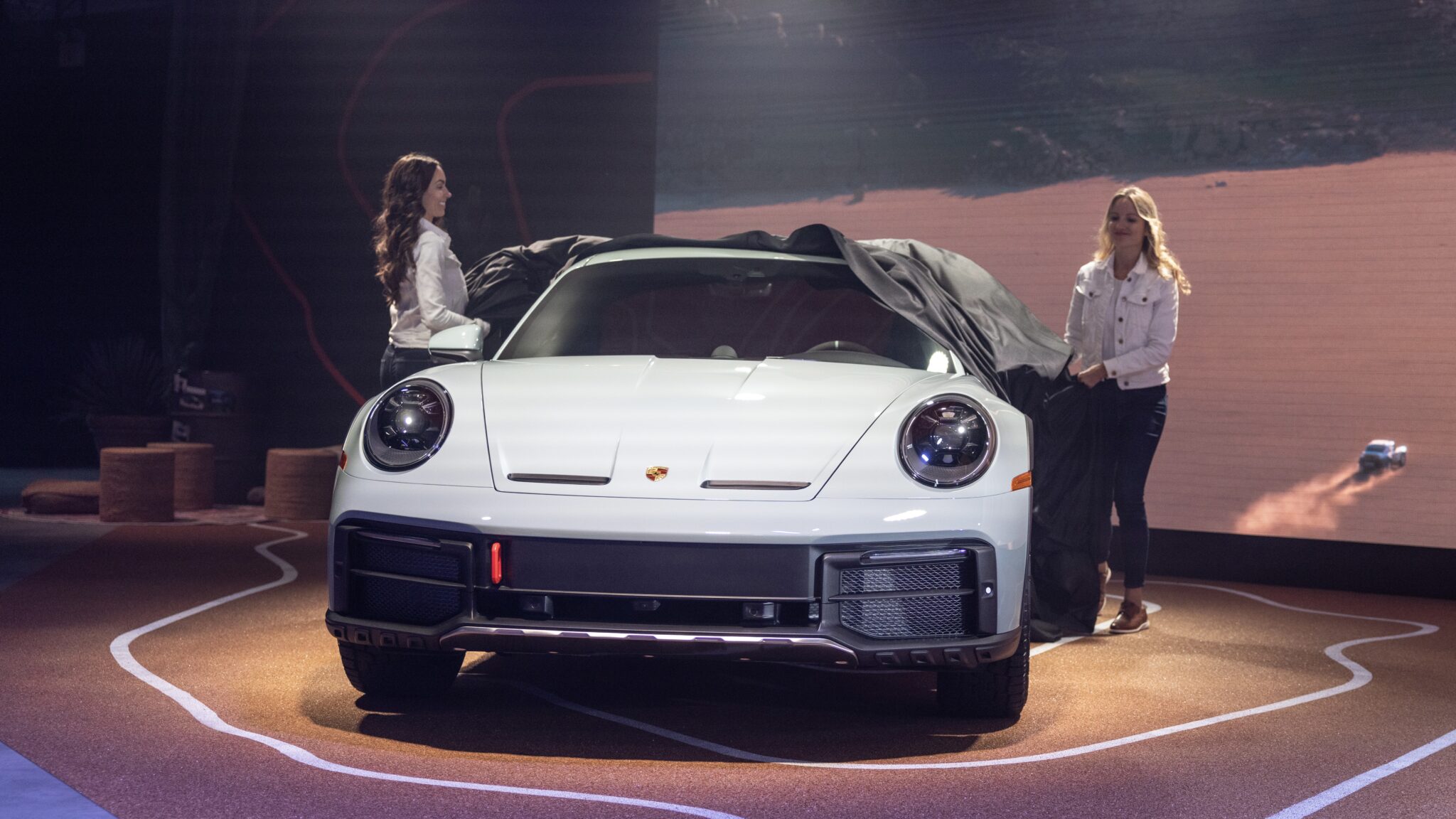 Svelata la Porsche 911 Dakar: scheda tecnica, prezzo, motore