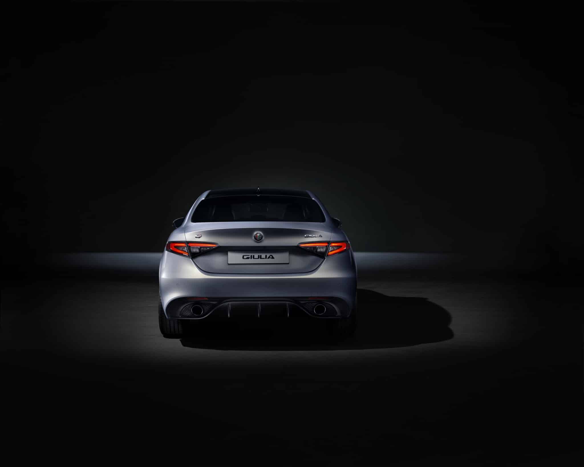 Alfa Romeo Giulia e Stelvio: arriva il restyling 2023 con fari a LED e più tecnologia