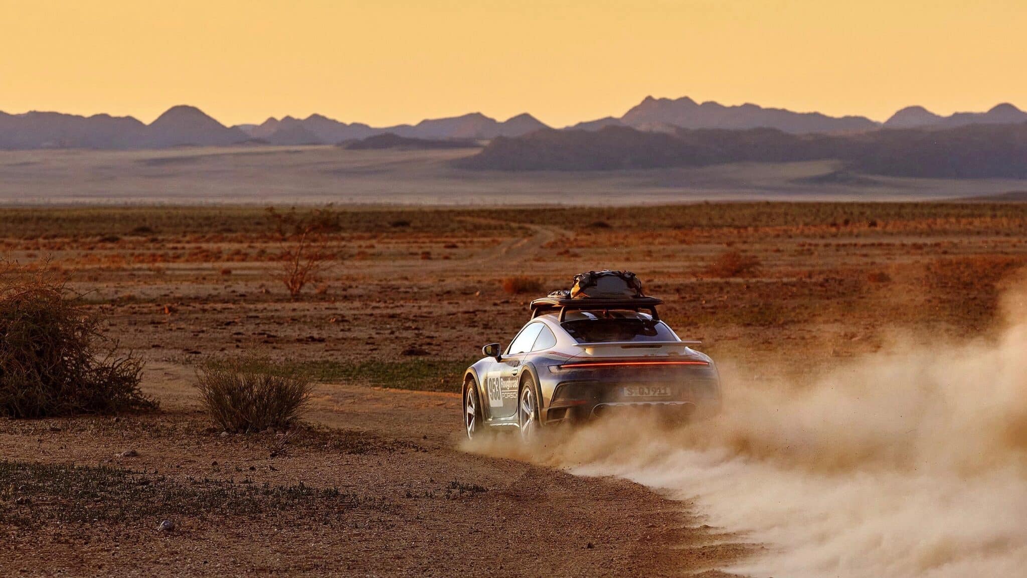 Svelata la Porsche 911 Dakar: scheda tecnica, prezzo, motore