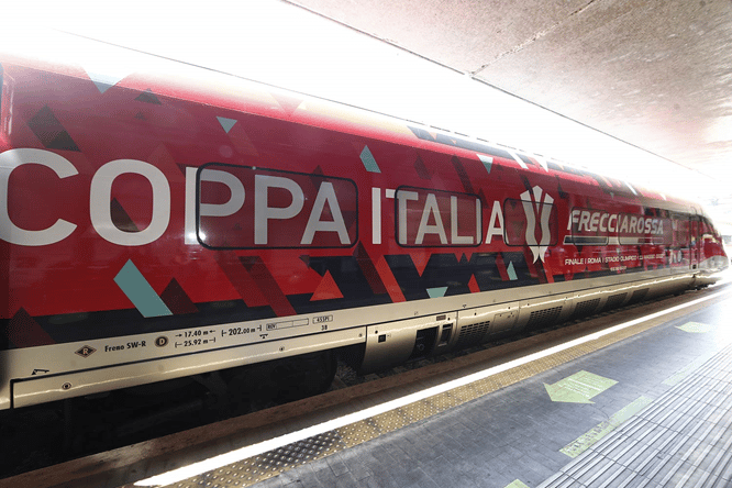 Livrea ETR.1000 dedicata alla finale di Coppa Italia 2022. Credits: FSNews
