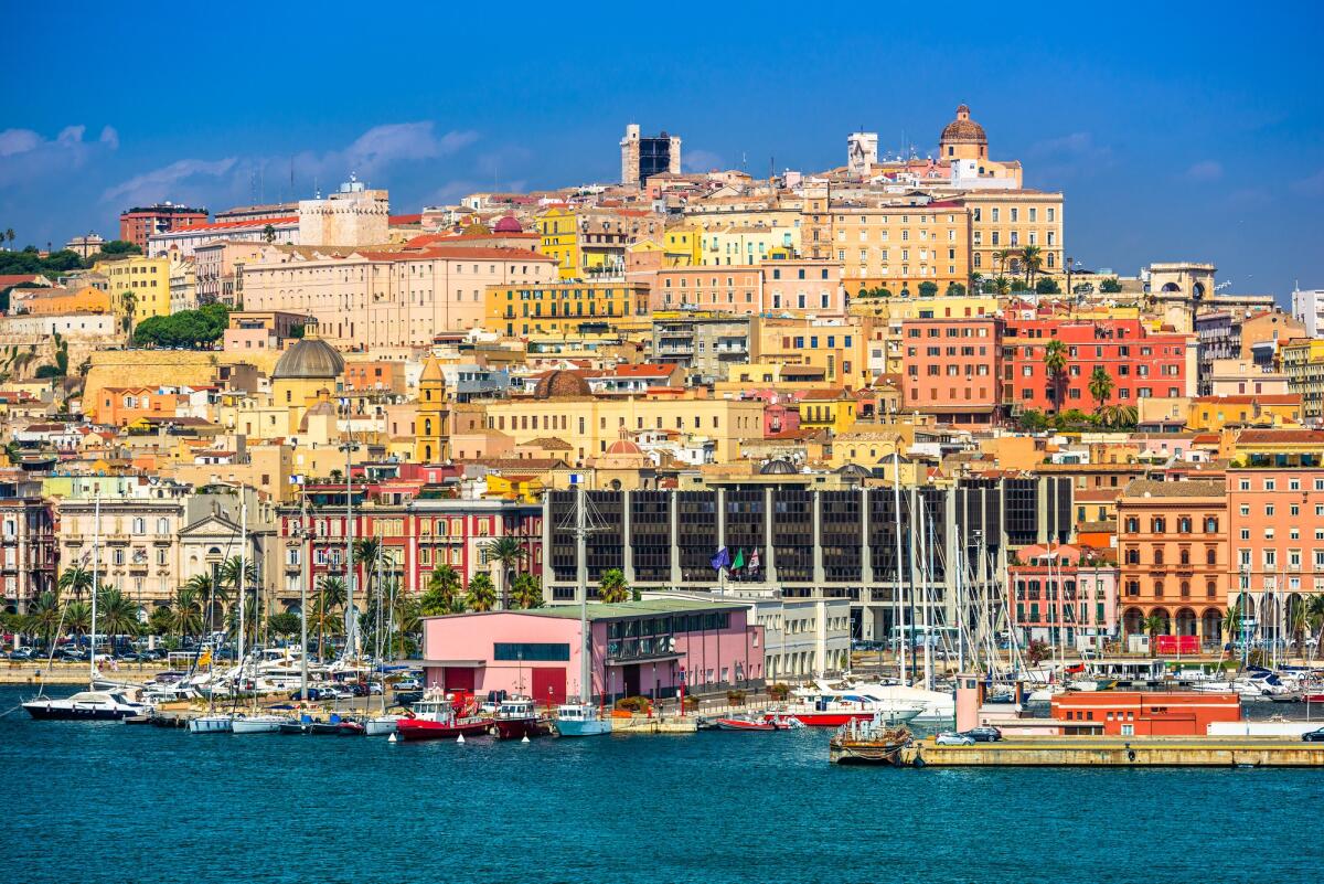 Cosa vedere vicino a Cagliari in auto - Cagliari, Sardinia, Italy coastal skyline on the Mediterranean Sea.