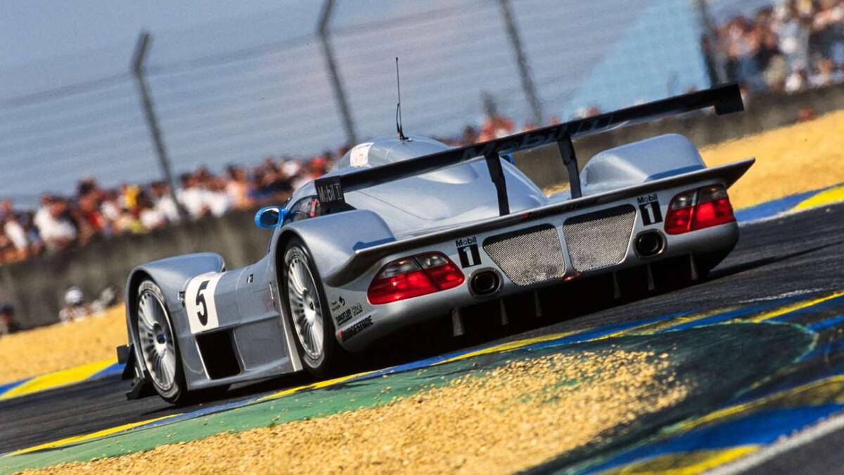 Mercedes CLR, la Sport Prototipo protagonista di aerodinamica e decolli - 