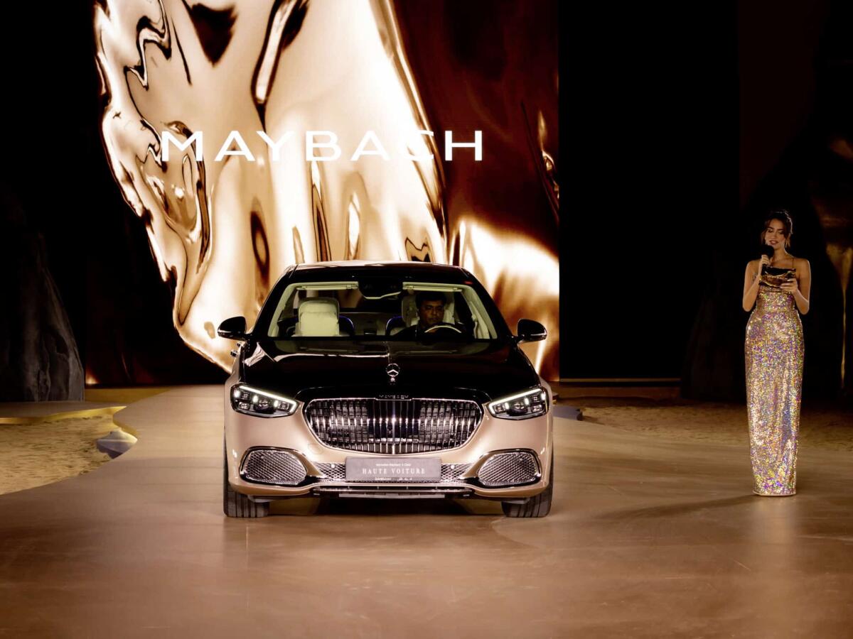 Mercedes-Maybach S680 Haute Voiture: versione da collezione dedicata all'alta moda - Mercedes-Maybach S680 Haute Voiture: versione da collezione dedicata all'alta moda
Mercedes-Maybach S-Class Haute Voiture world premiere event Dubai 2022 and Jessica Kahawaty