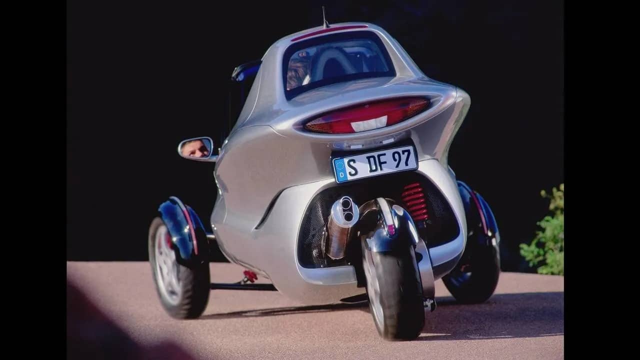 I prototipi di auto più strani della storia: dall'auto nucleare, a quella realizzata da un sacerdote
