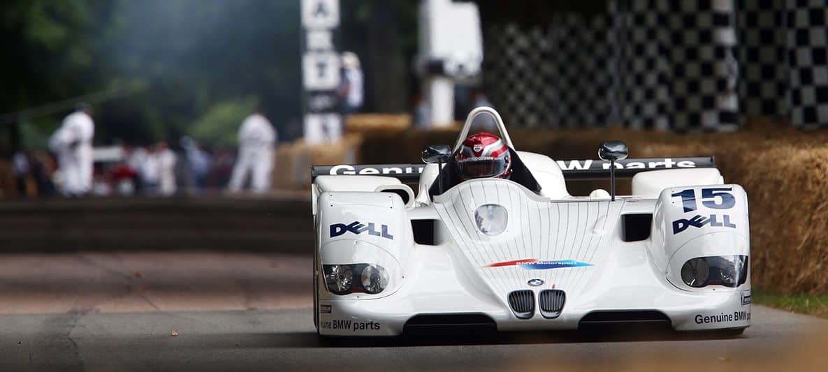 Immagine frontale in cui si nota l'unico roll bar. Credit: bmw-m.com