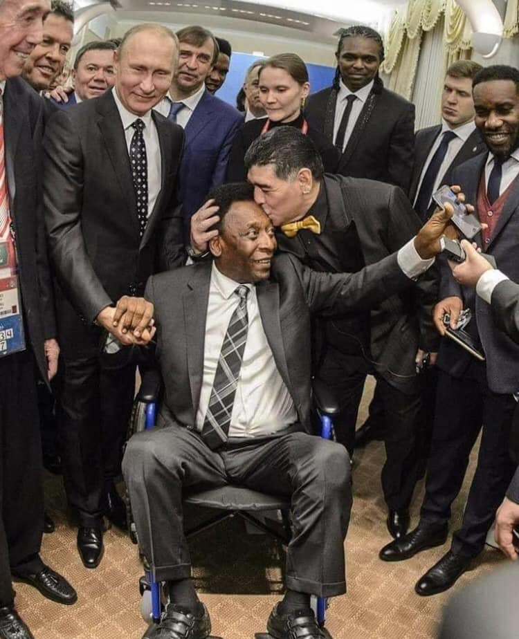 Pelé festeggia i suoi 81 anni poco dopo il primo intervento per rimuovere il tumore - Credits: Facebook - The life of Joacos Smith