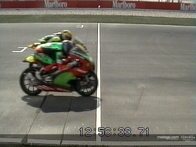 Jorge Lorenzo e Andrea Dovizioso al photofinish. Credit: motogp.com