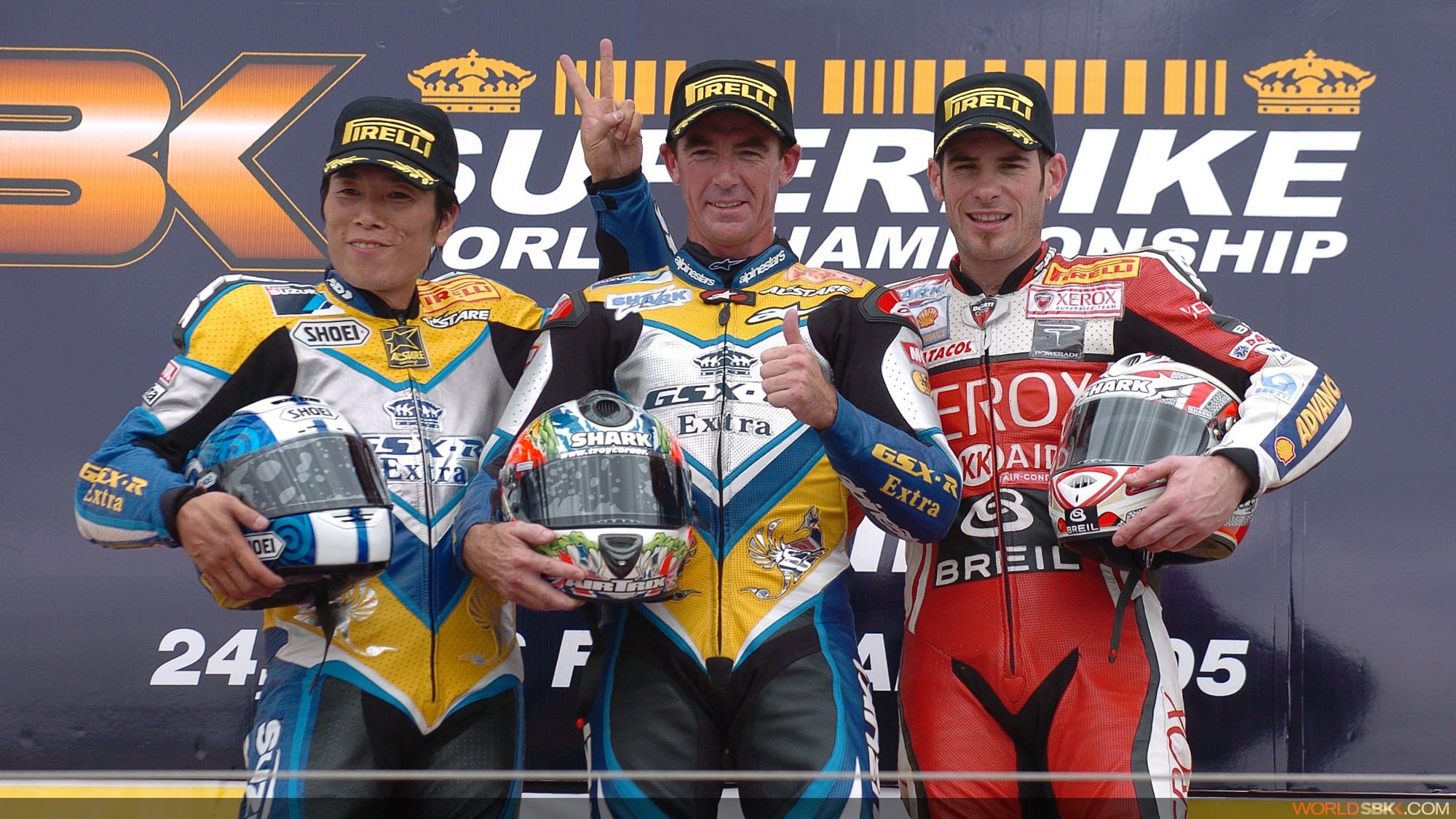 Il podio della prima gara Superbike a Lusail, 2005. Credit: worldsbk.com