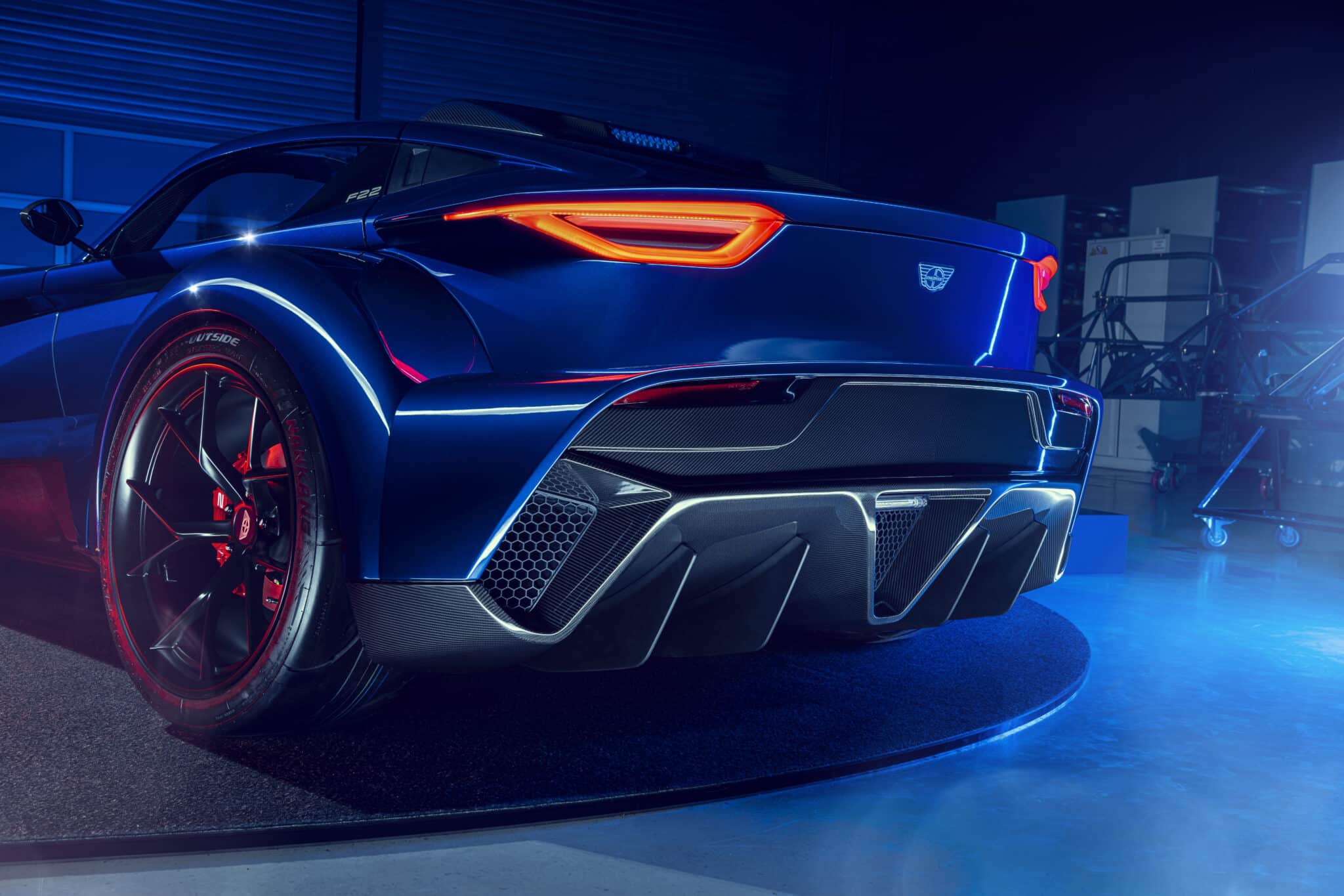 Donkervoort F22: la biposto che pesa 750 kg con motore Audi da 500 CV