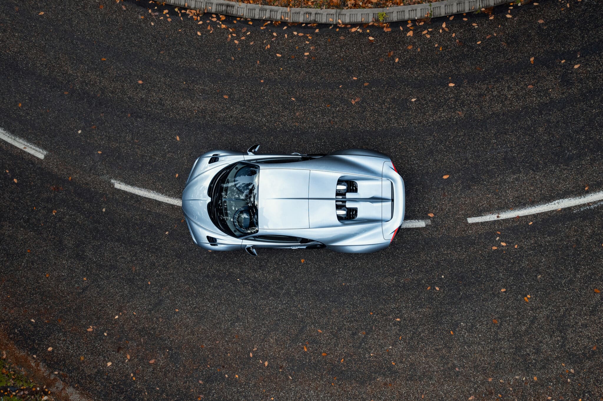 Bugatti Chiron Profilée: presentato un nuovo esemplare unico che andrà all'asta