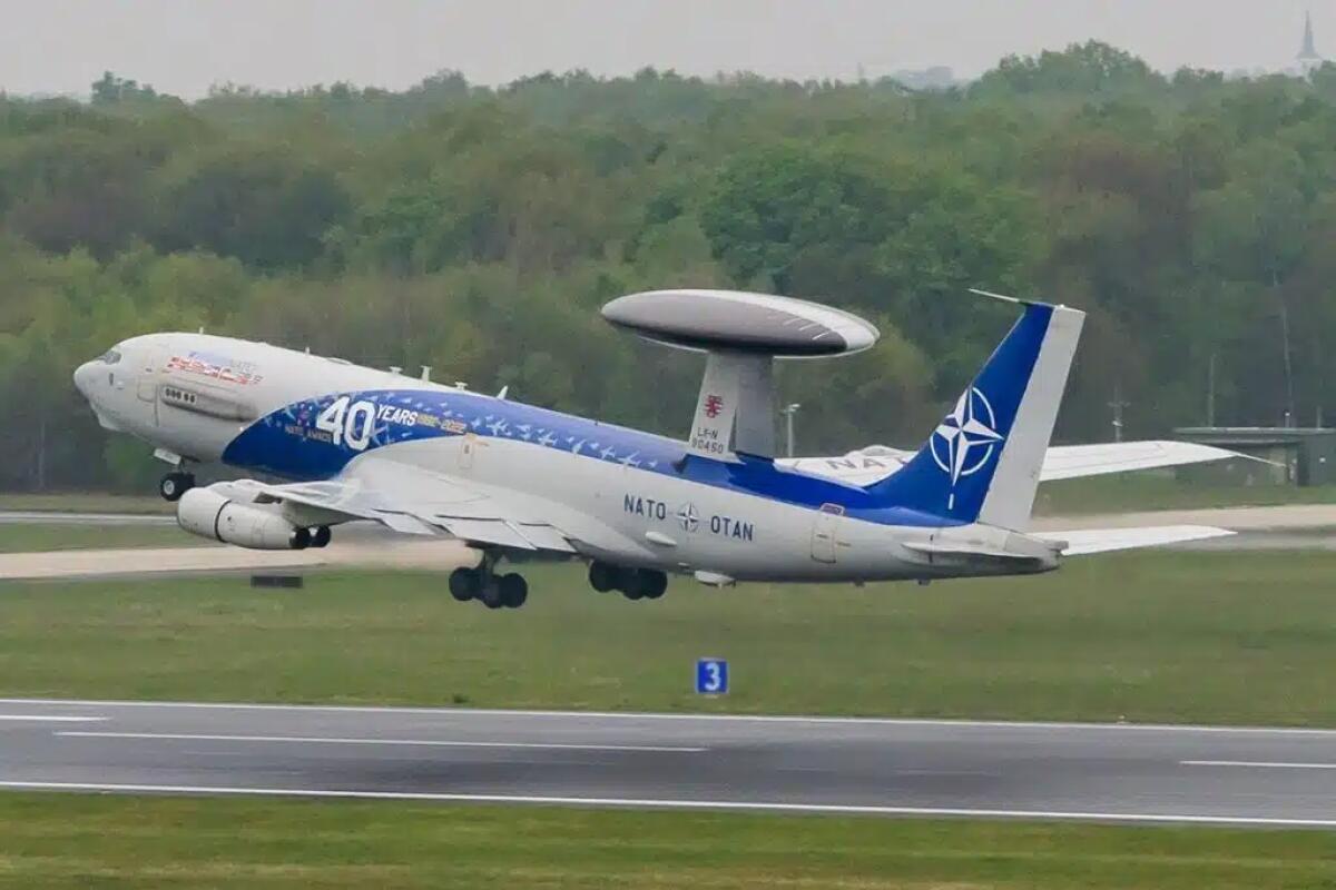 Jet AWACS in Romania: la NATO prepara lo stormo - 