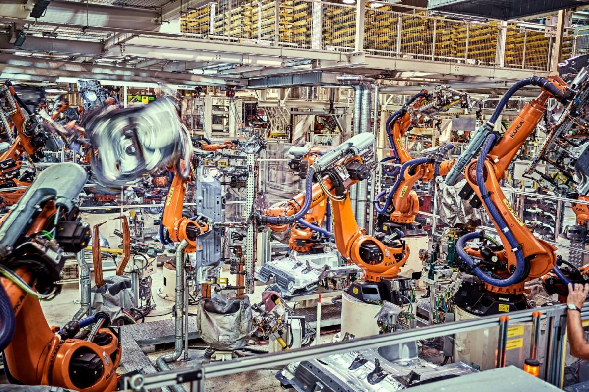 Robot nella produzione di auto: come cambia il mondo dell'automotive - 