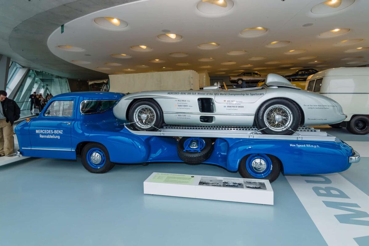 Mercedes Renntransporter del 1955: l'autocarro bisarca più veloce al mondo - Mercedes Renntransporter del 1955: l'autocarro bisarca più veloce al mondo