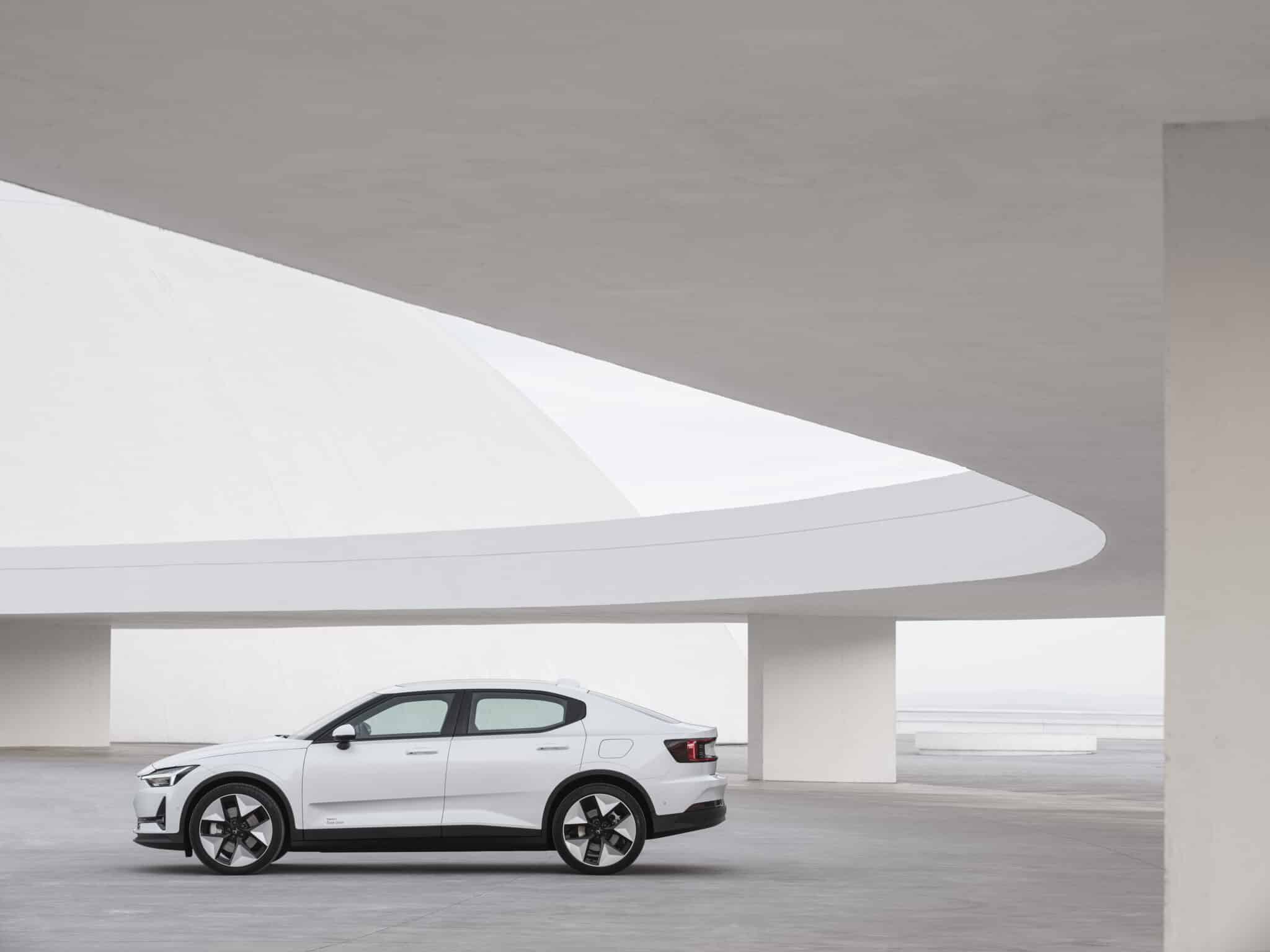 Polestar 2: arriva il restyling con più autonomia e migliori prestazioni