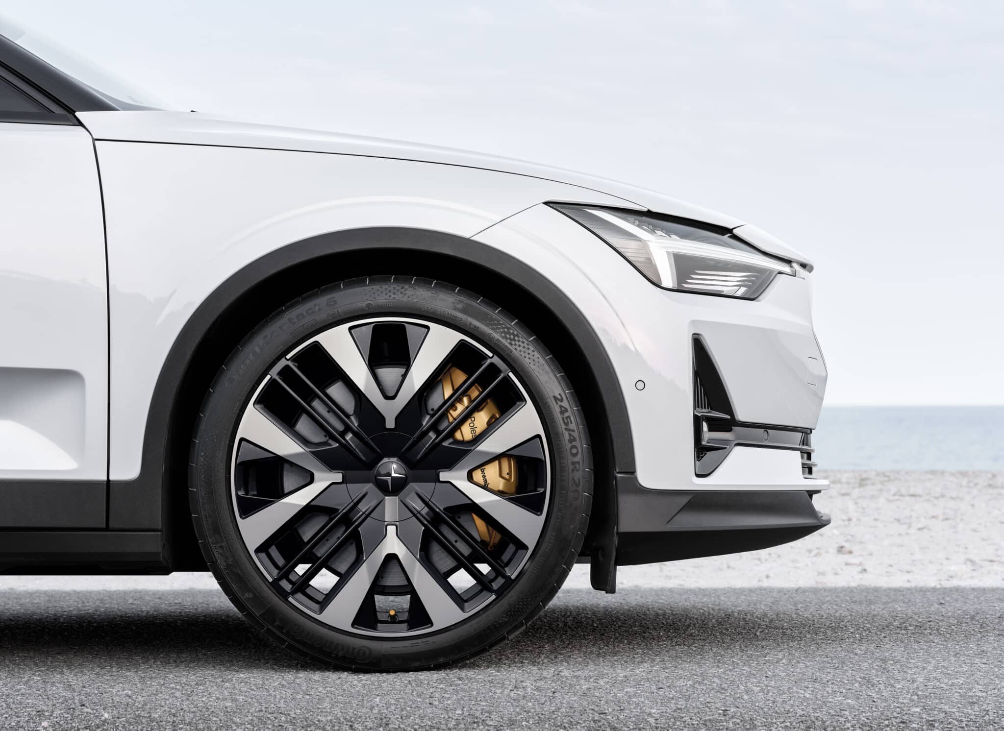 Polestar 2: arriva il restyling con più autonomia e migliori prestazioni