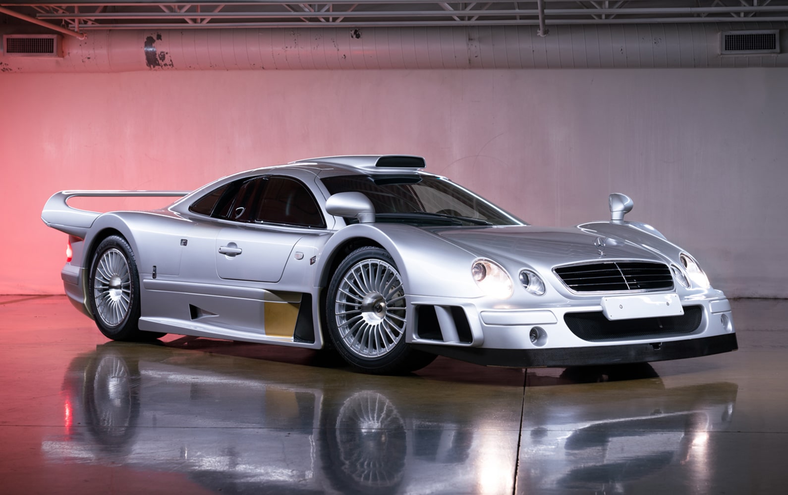 La Mercedes GTR CLK in versione Coupé. Credit: bid.goodingco.com