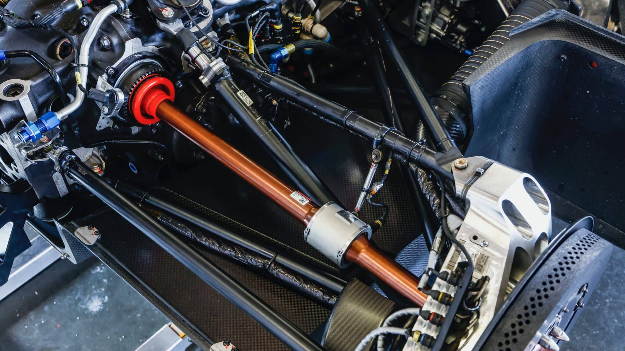 Dettagli tecnici Porsche 963