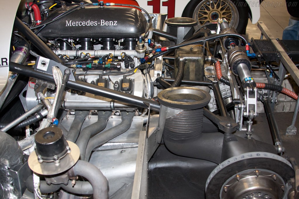 Il cuore pulsante della Mercedes C11. Credit: ultimatecarpage.com