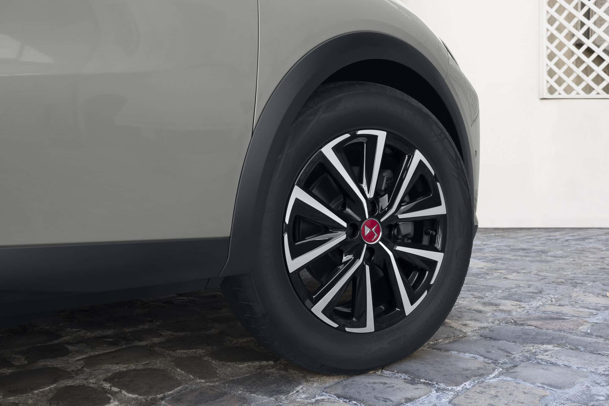 Nuova DS DS3: arriva la francese con stile e raffinatezza