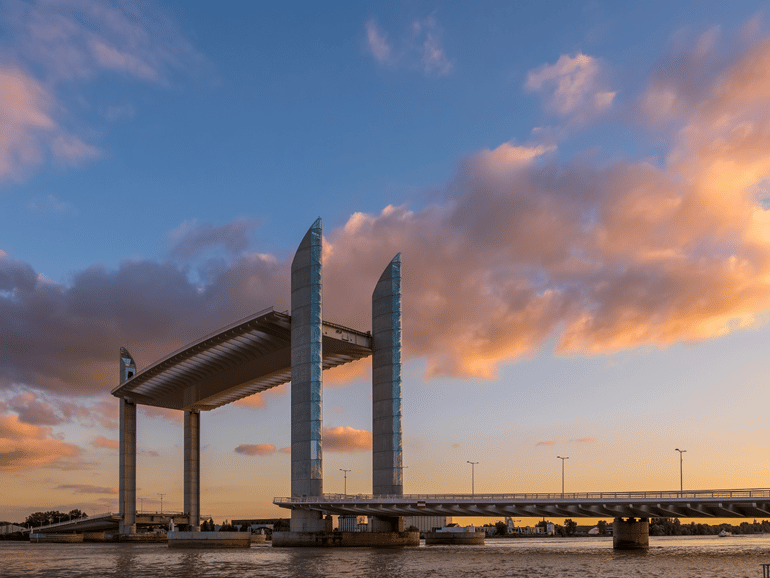 Il Pont Jacques-Chaban-Delmas sulla Garonna