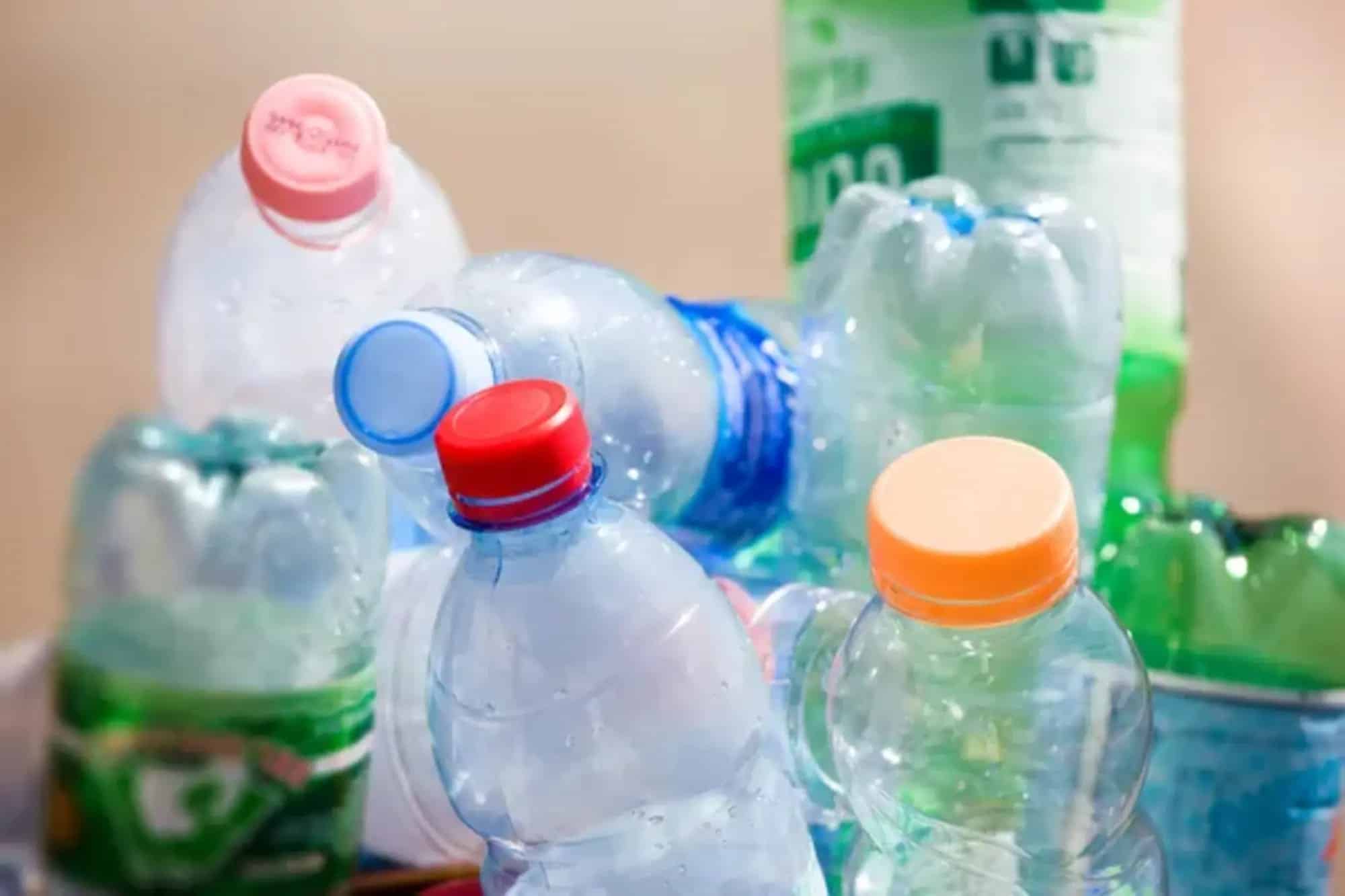 Plastica biodegradabile, può essere prodotta con la luce solare