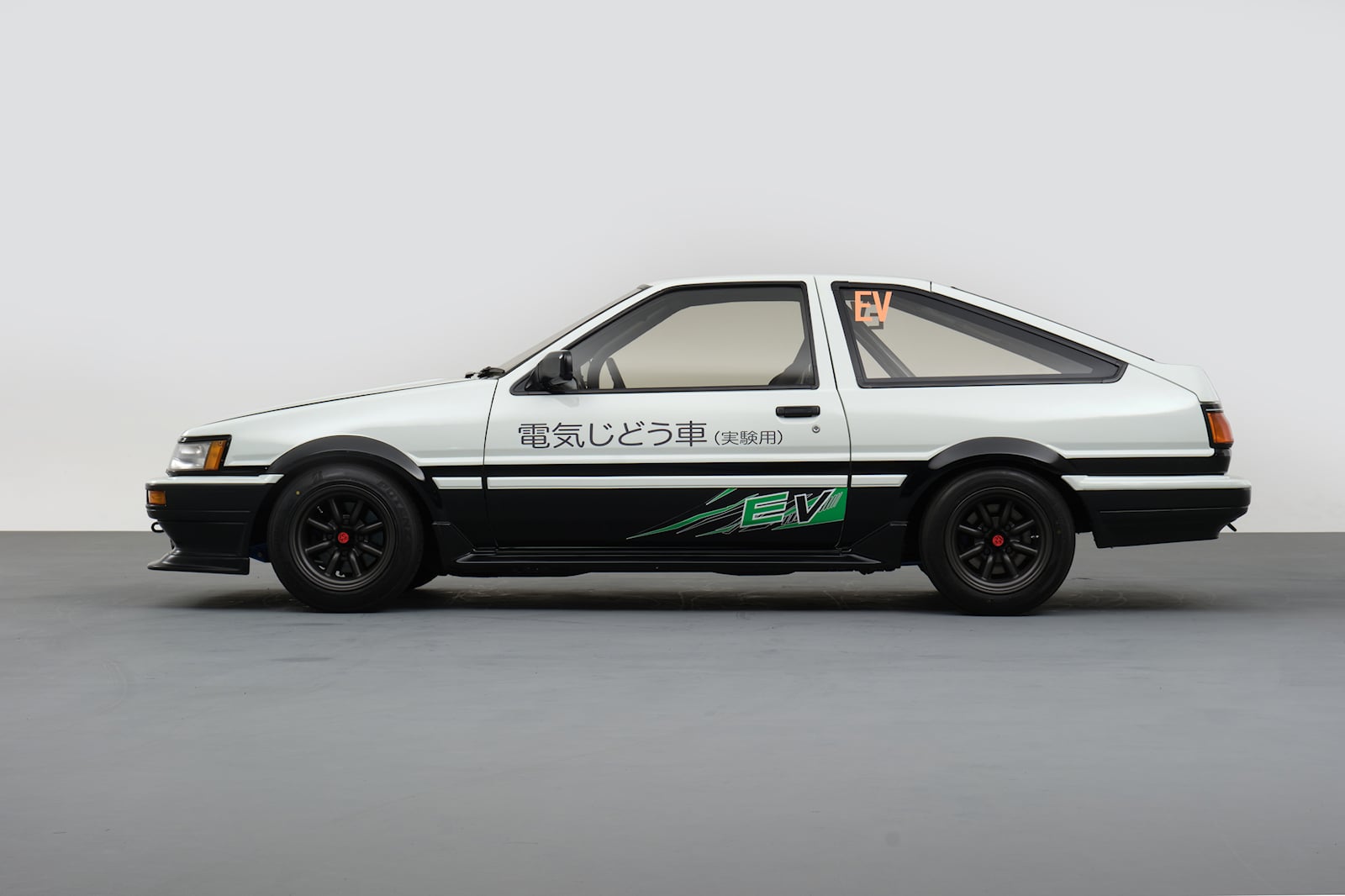 Toyota AE86: debuttano le versioni a combustione di idrogeno ed elettrica