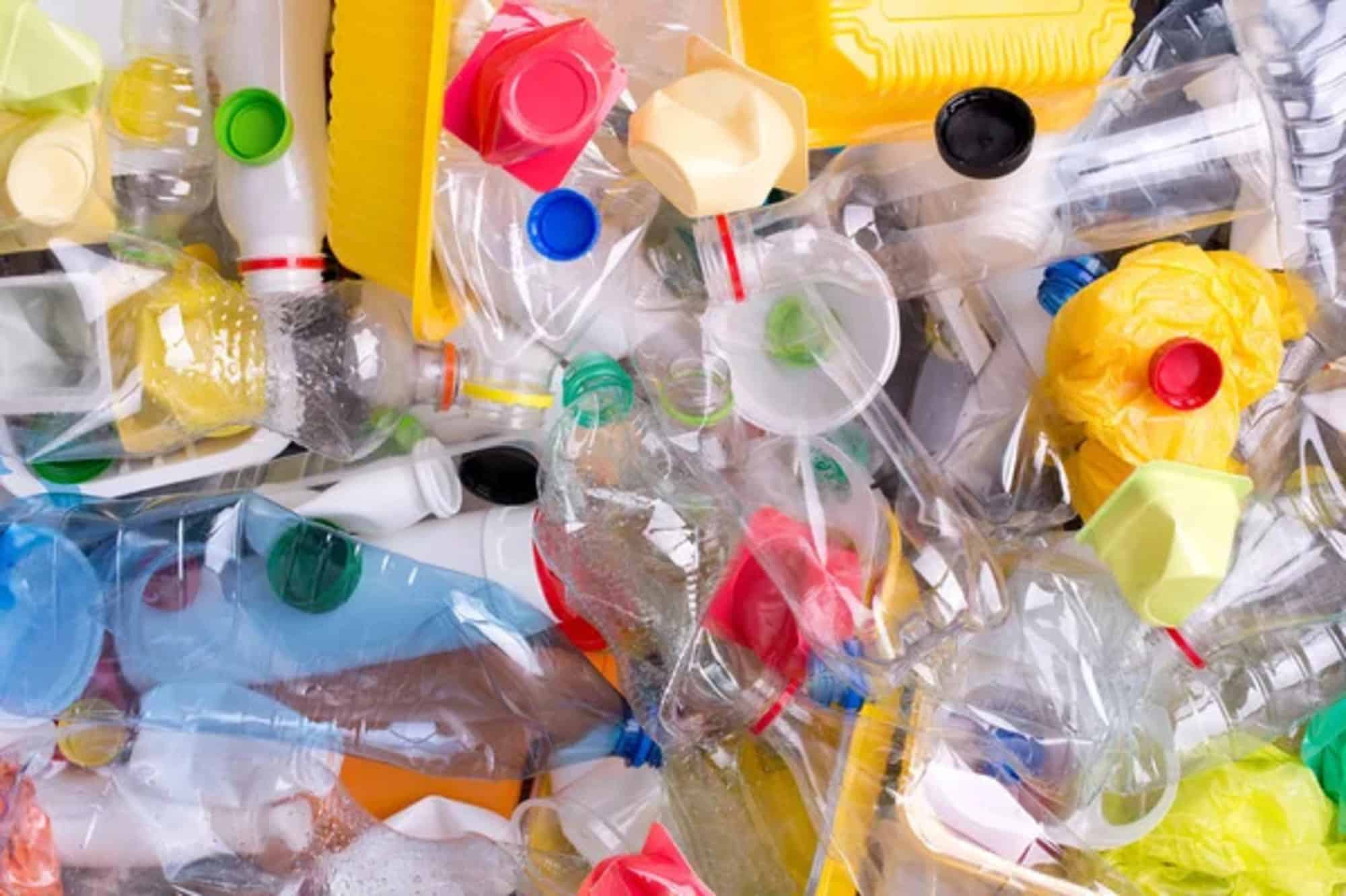 Riciclaggio enzimatico, innovazione nel settore della plastica