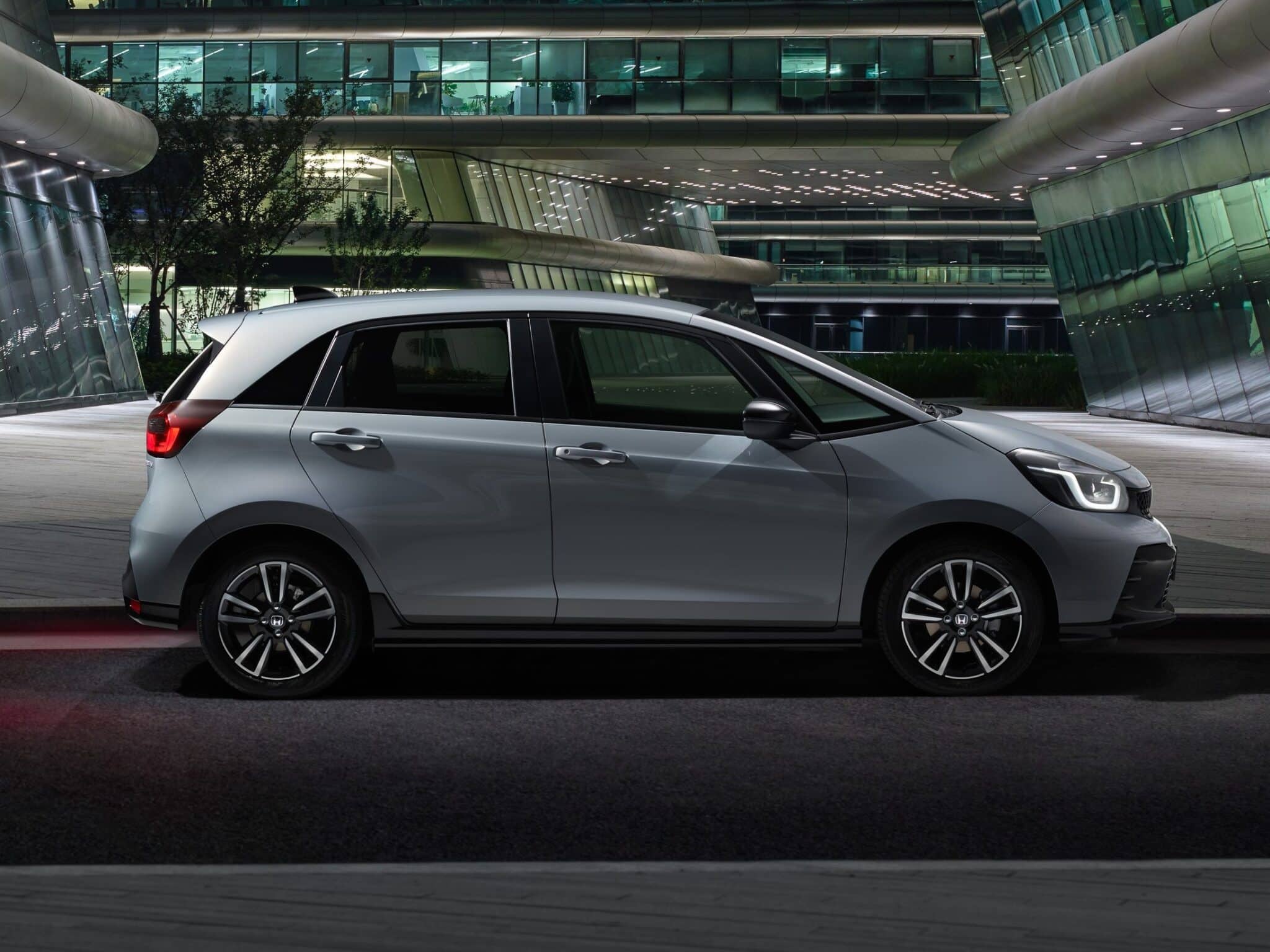 Honda Jazz 2023 eHEV, le novità: ibrido aggiornato e nuovo allestimento