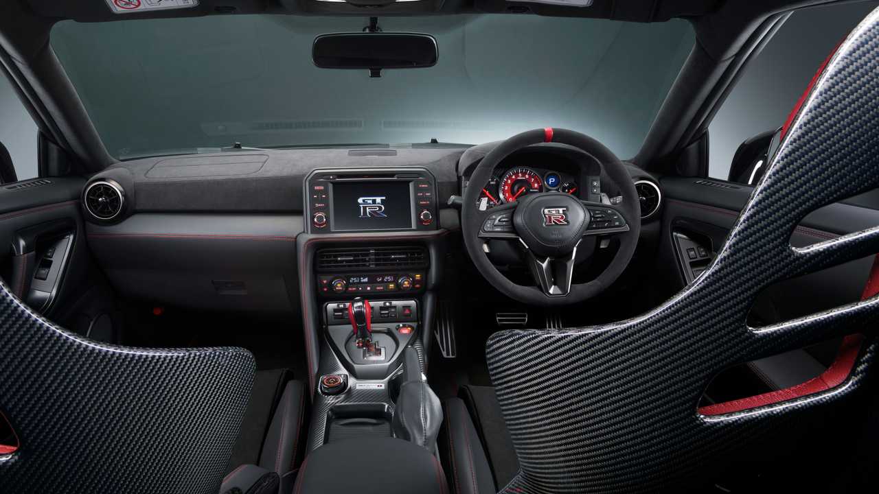 nuova-nissan-gtr-nismo-special-edition-interni