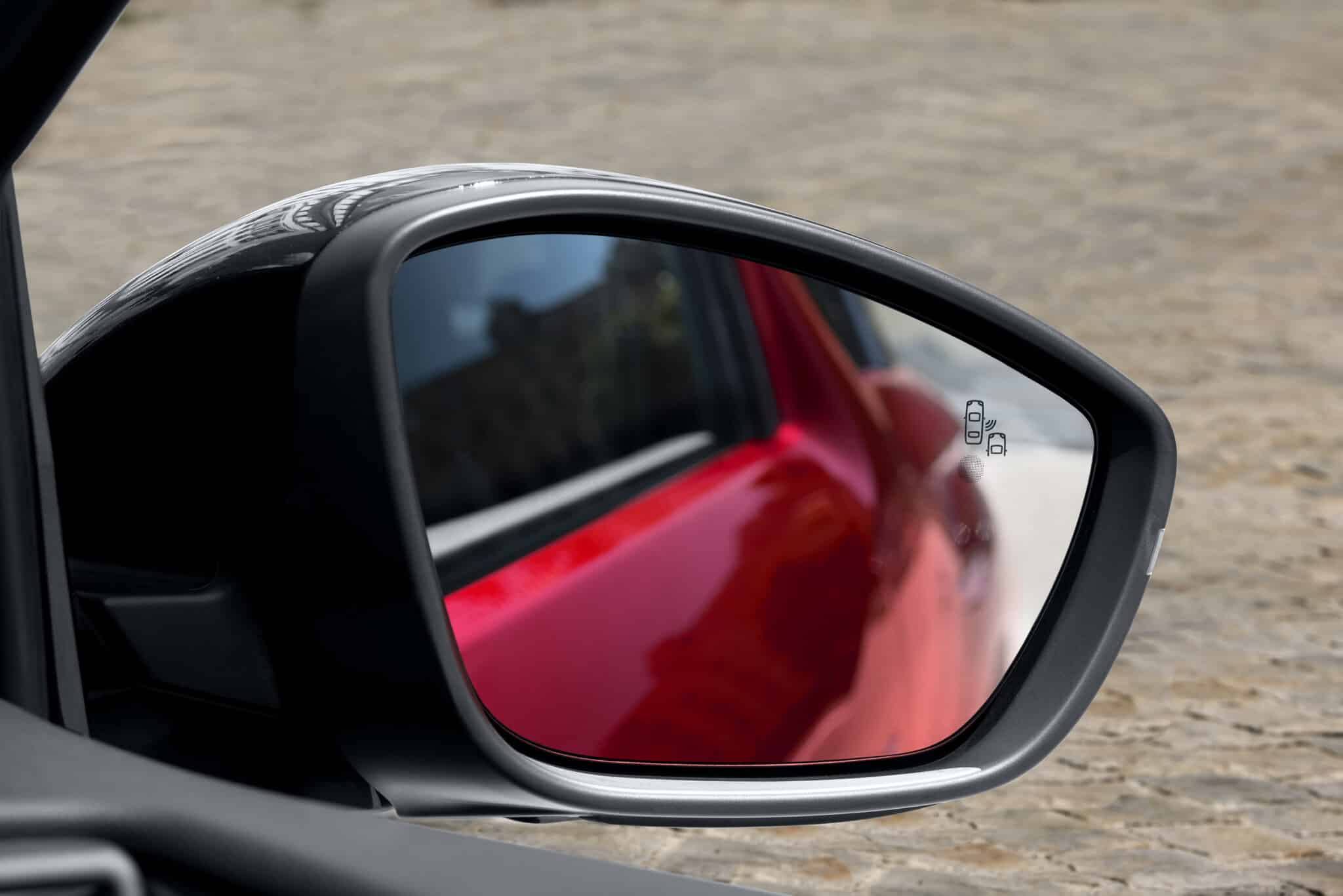 Nuova DS DS3: arriva la francese con stile e raffinatezza