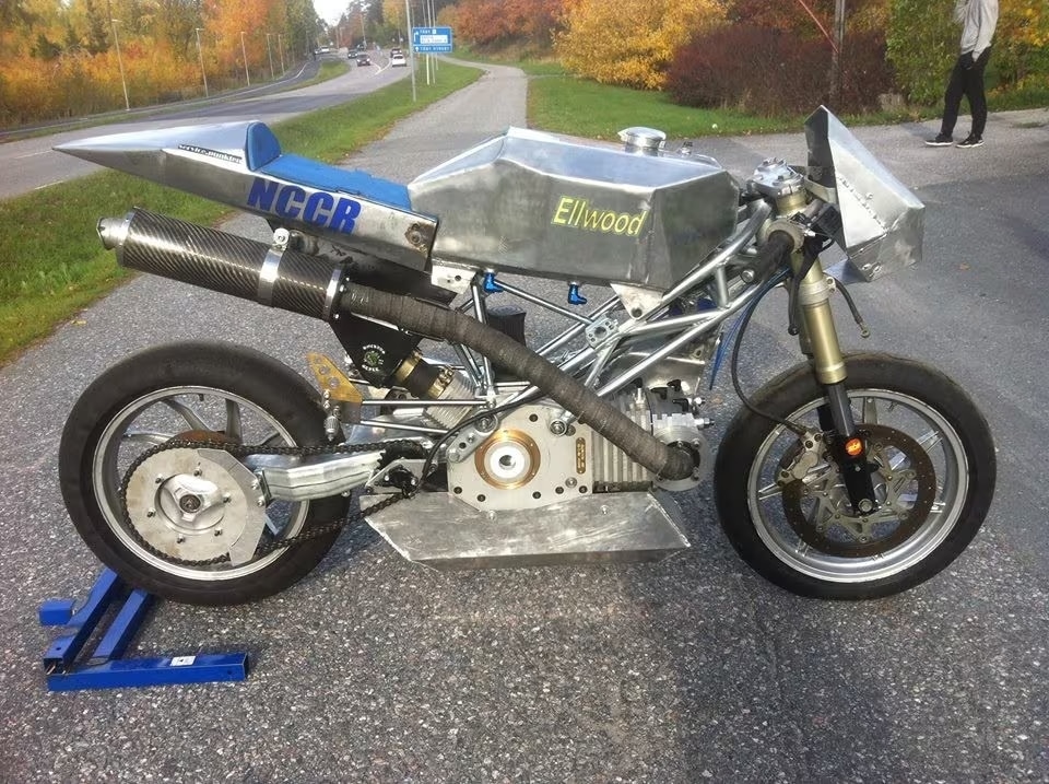 Monocilindrico moto ibrido Jhon Ellwood