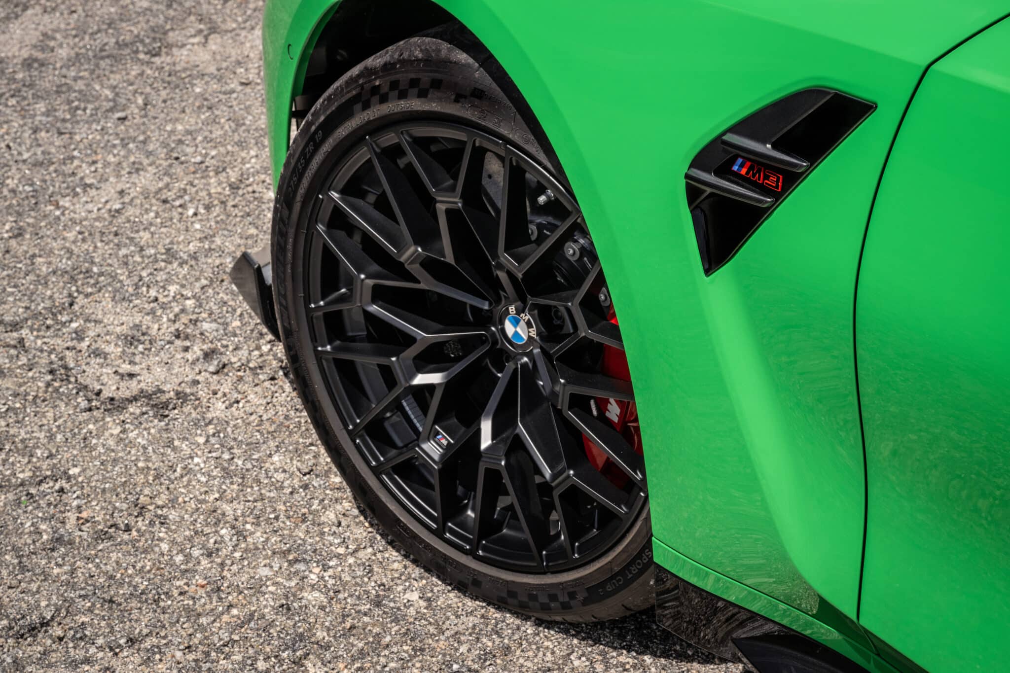 BMW M3 CS 2023: arriva la nuova serie speciale della berlina bavarese