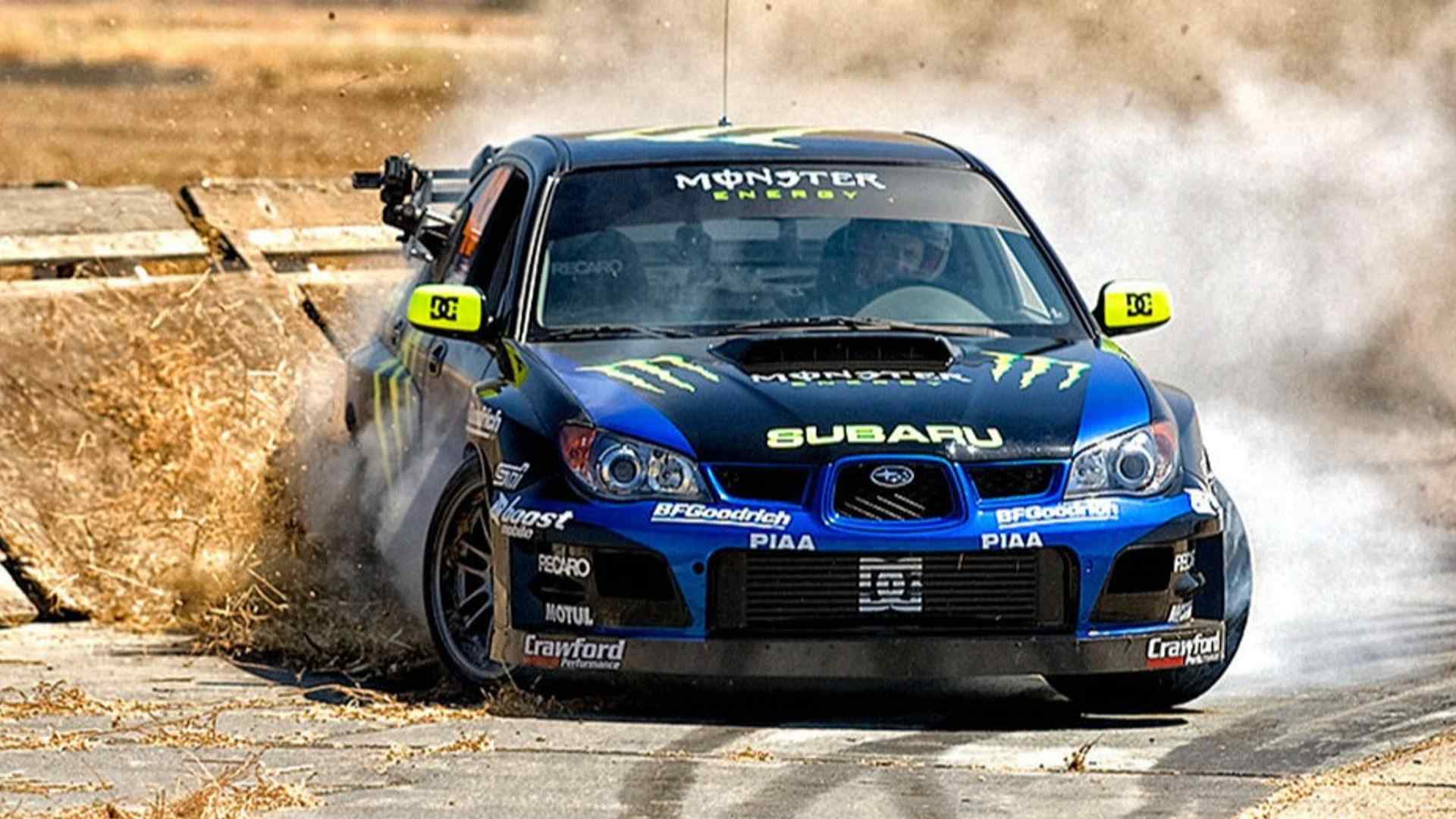 Ken Block durante la sua prima Gymkhana del 2008. Credit: dirtfish.com
