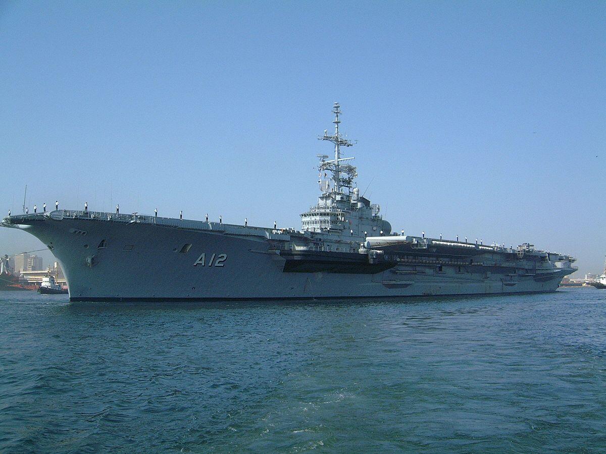 Brasile affonda una sua portaerei: per la Marina è tutto sotto controllo - 