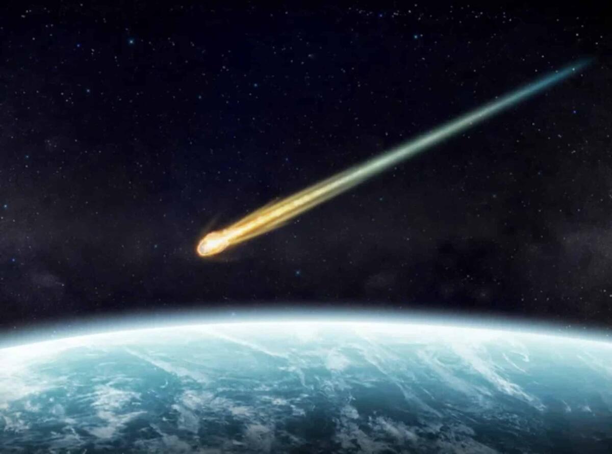 Meteoroide illumina il cielo della Francia: ecco cosa è successo - 