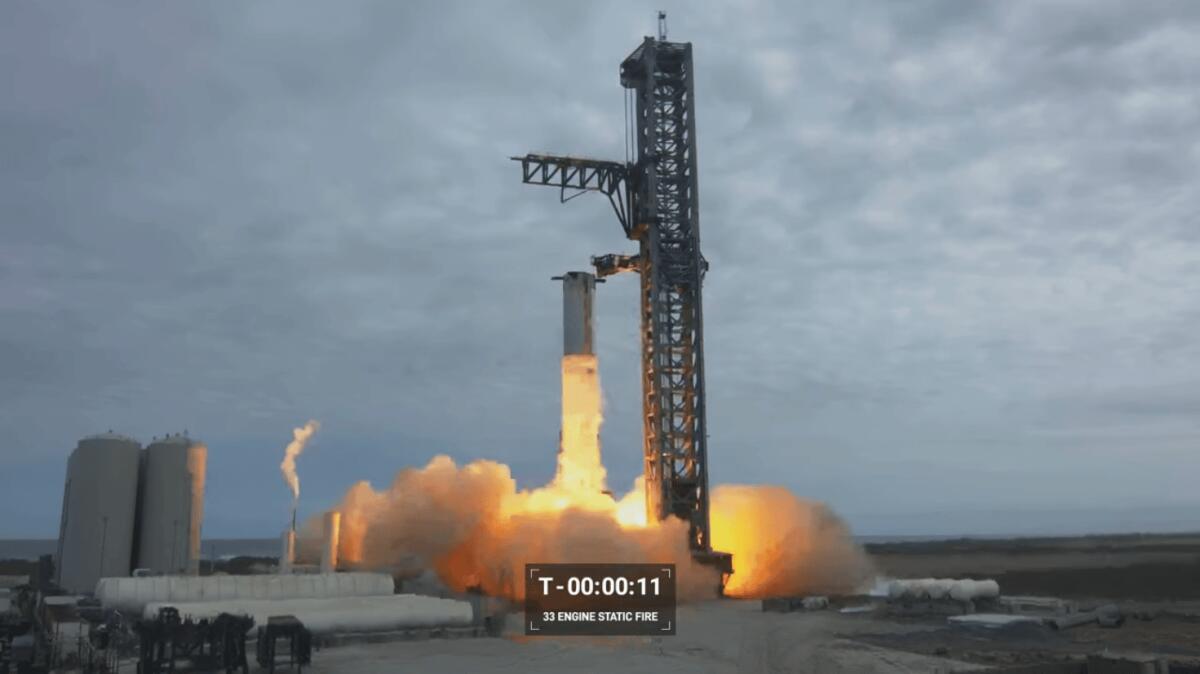 Starship: avvenuto con successo lo static fire test dei 33 motori Raptor - 