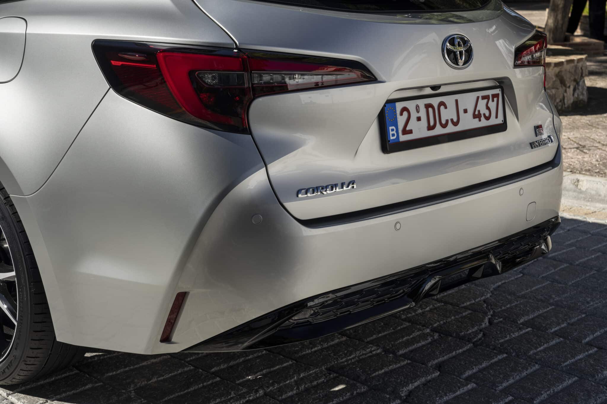 Toyota Corolla e Corolla Touring 2023: scheda tecnica, caratteristiche, prezzi e motorizzazioni