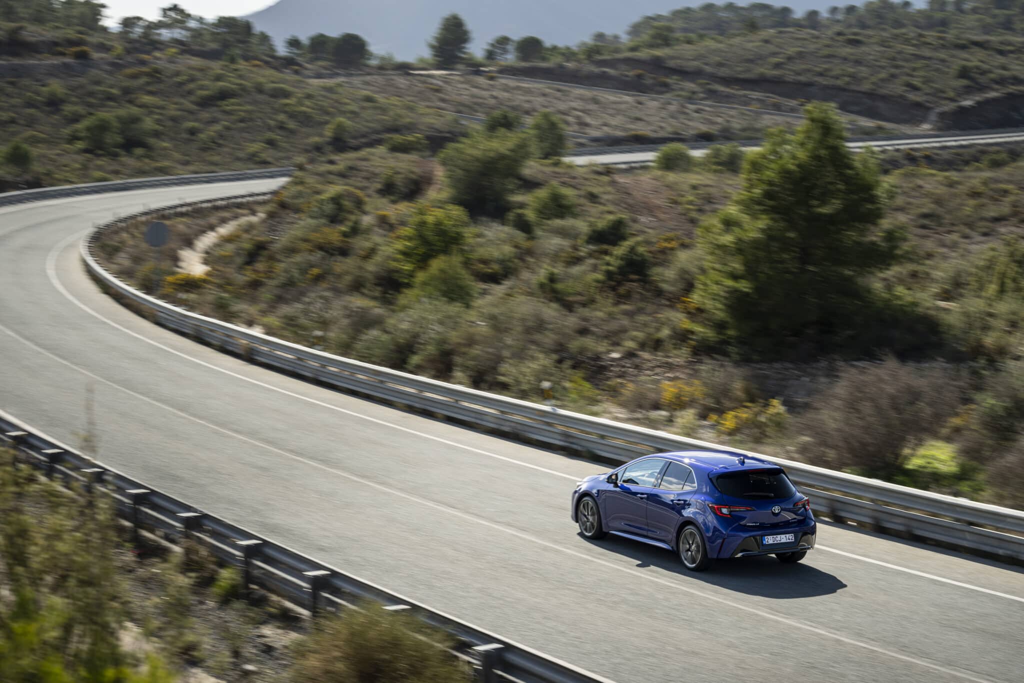 Toyota Corolla e Corolla Touring 2023: scheda tecnica, caratteristiche, prezzi e motorizzazioni