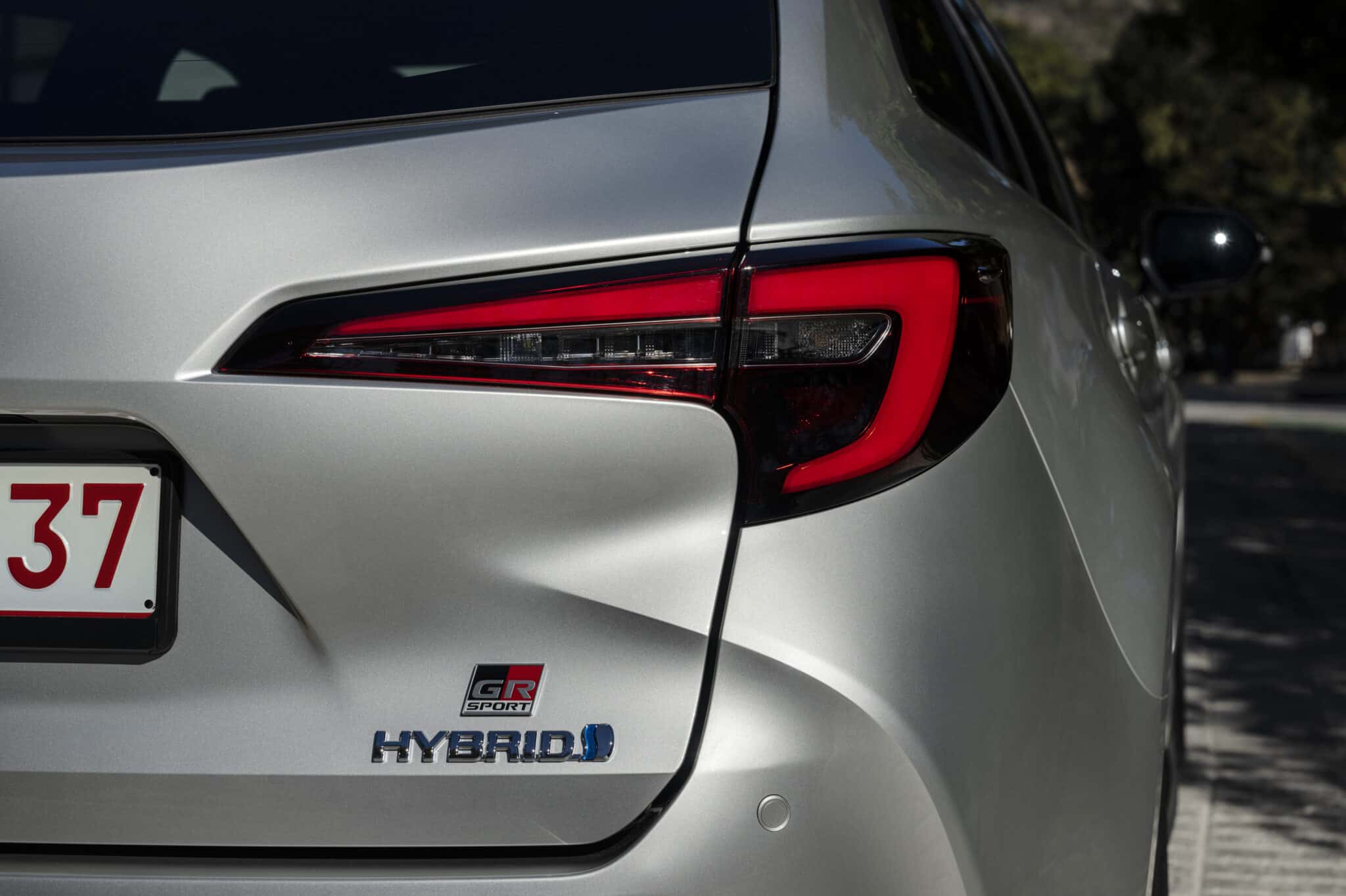 Toyota Corolla e Corolla Touring 2023: scheda tecnica, caratteristiche, prezzi e motorizzazioni