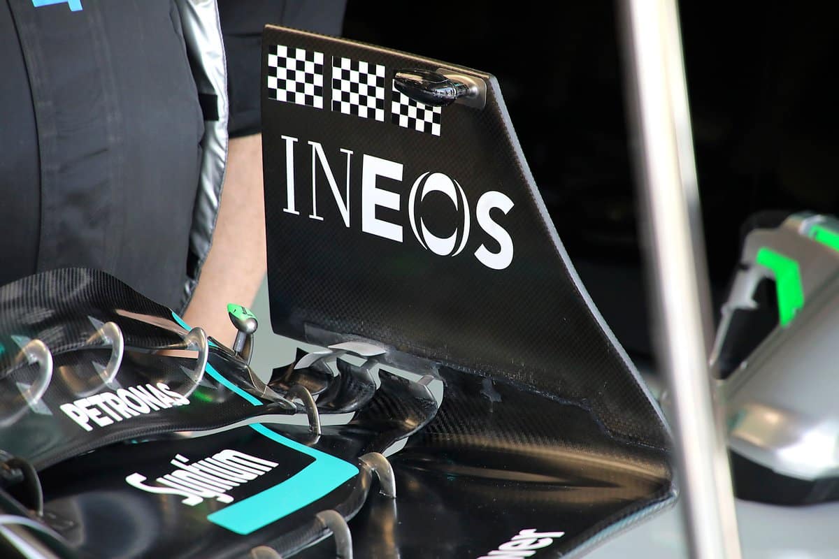 Endplate ala anteriore Mercedes - Credits: Giorgio Piola
