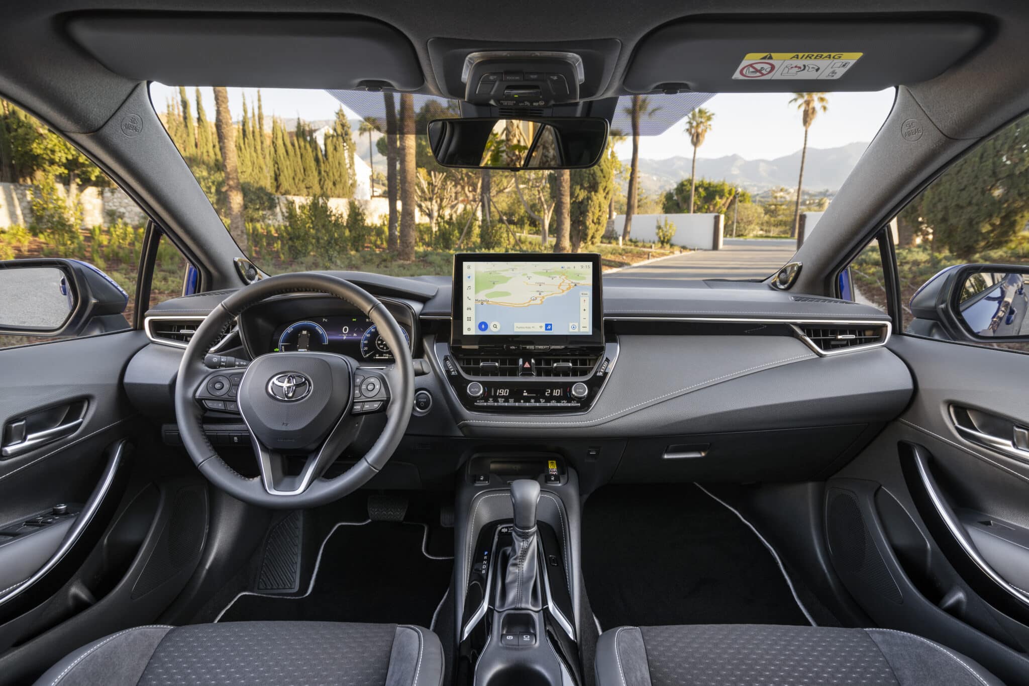Toyota Corolla e Corolla Touring 2023: scheda tecnica, caratteristiche, prezzi e motorizzazioni