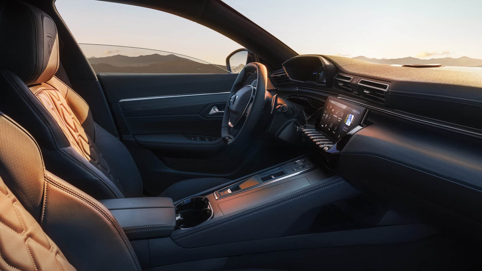 Peugeot 508: si rinnovano berlina e station wagon, ecco cosa cambia