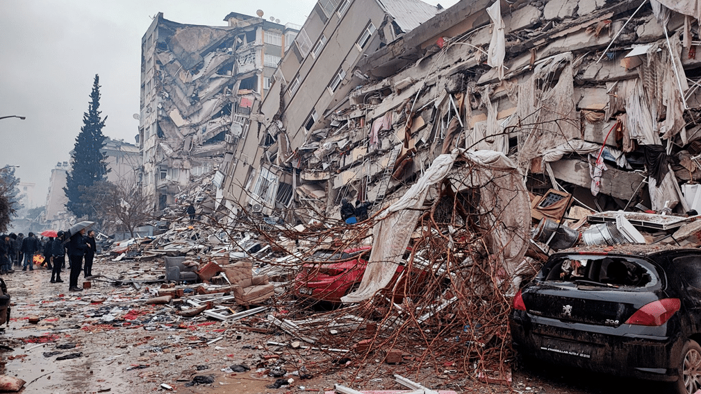 Gli effetti del terremoto sulle strutture civili. Credits: Sky News