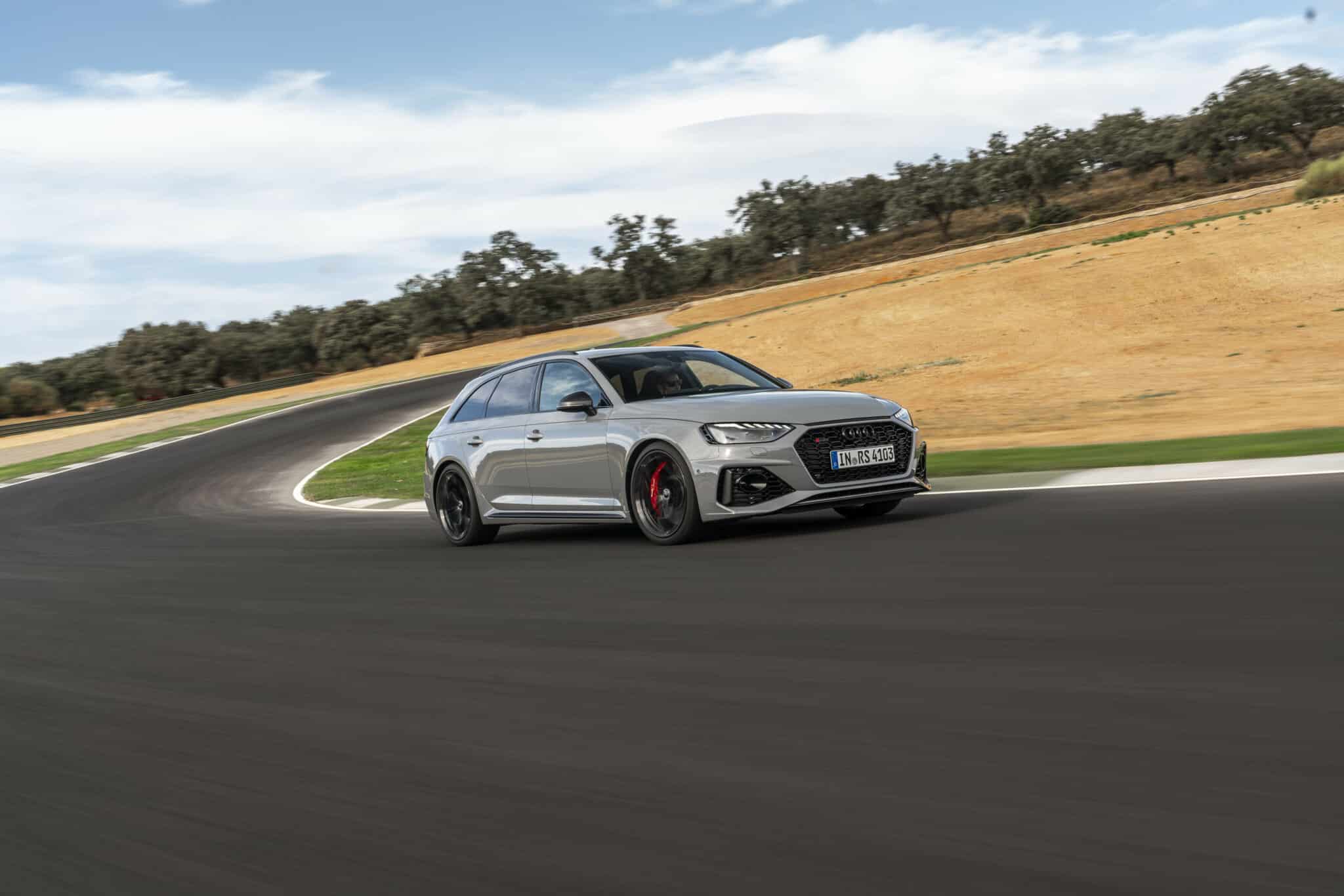 Audi RS 4 Avant - Credits: Audi